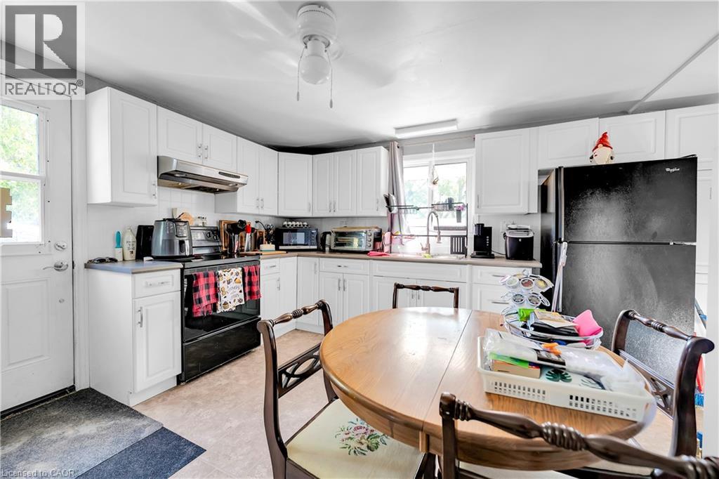 4249 Academy Street, Beamsville, Ontario  L3J 0R5 - Photo 4 - 40771416