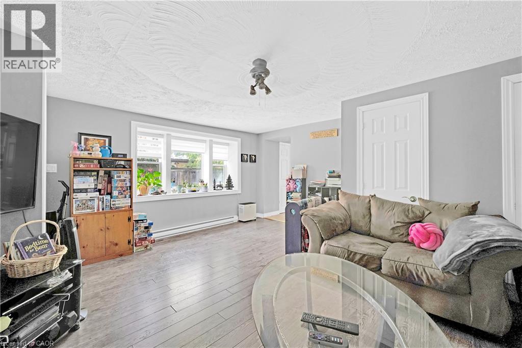 4249 Academy Street, Beamsville, Ontario  L3J 0R5 - Photo 7 - 40771416