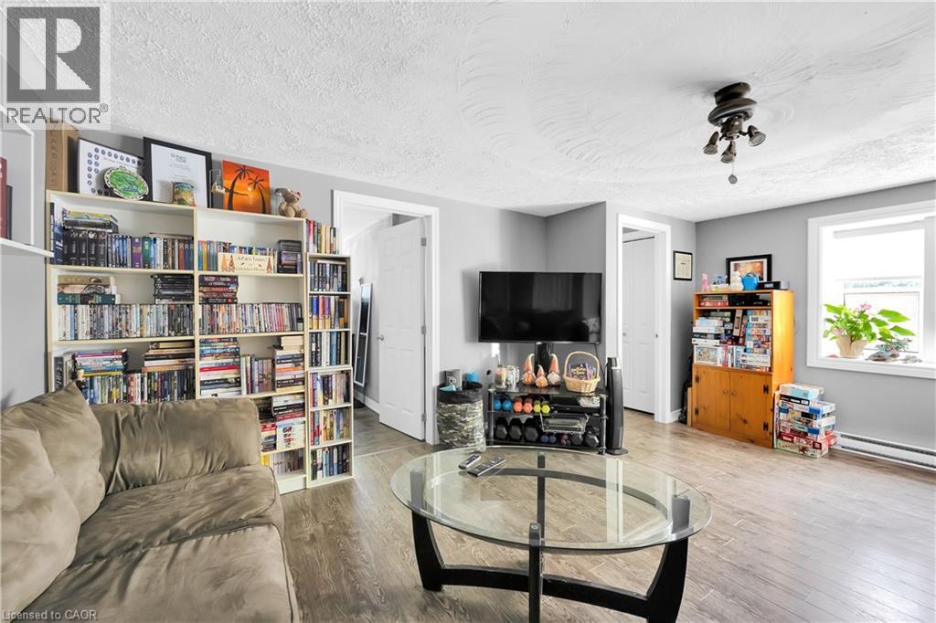 4249 Academy Street, Beamsville, Ontario  L3J 0R5 - Photo 8 - 40771416