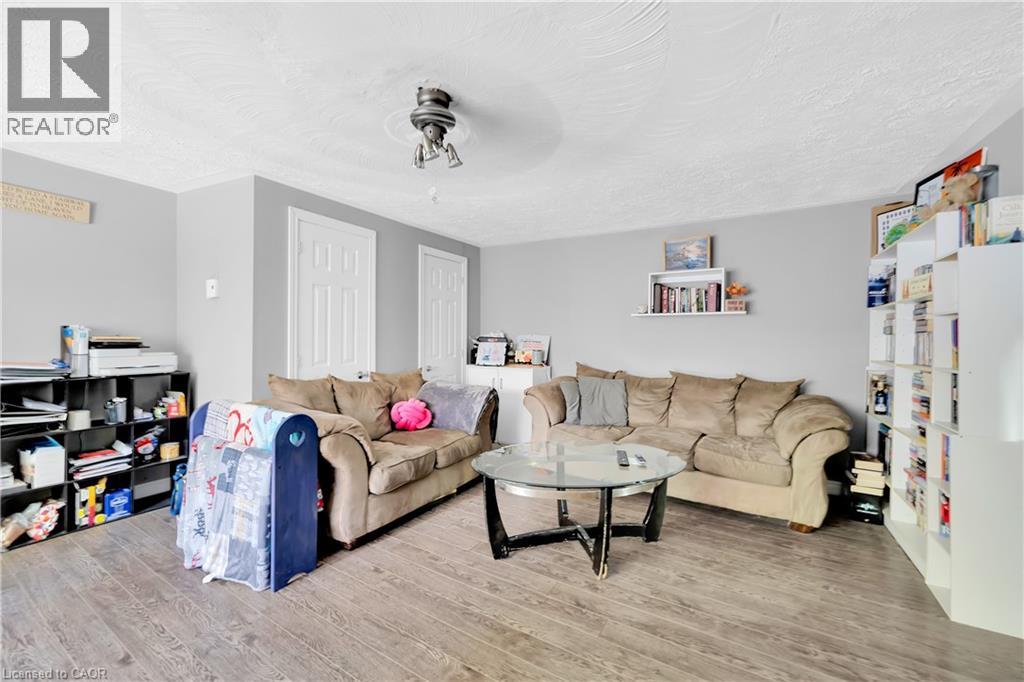 4249 Academy Street, Beamsville, Ontario  L3J 0R5 - Photo 9 - 40771416