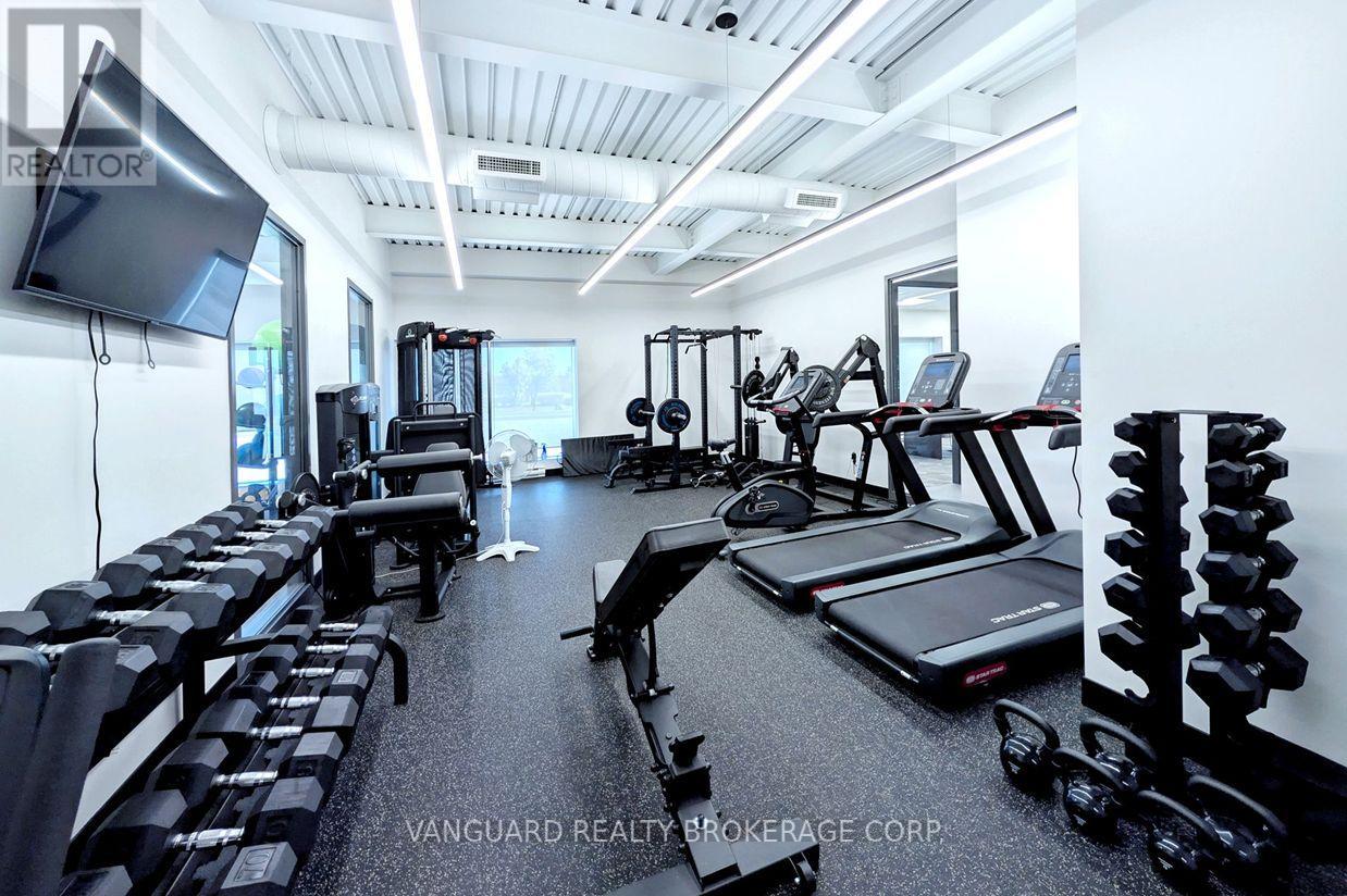 Main - 14 Abacus Road, Brampton (Brampton East), Ontario  L6T 5B7 - Photo 7 - W12407344