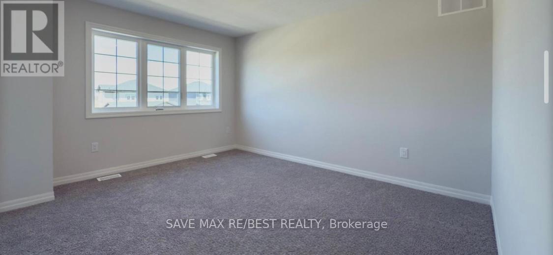 127 Hillcrest Road, Port Colborne, Ontario  L3K 6E6 - Photo 13 - X12413077