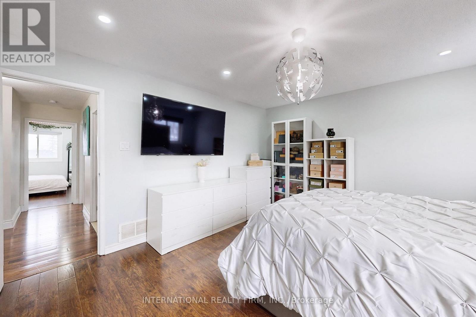62 - 60 Hanson Road, Mississauga, Ontario  L5B 2P6 - Photo 23 - W12414286
