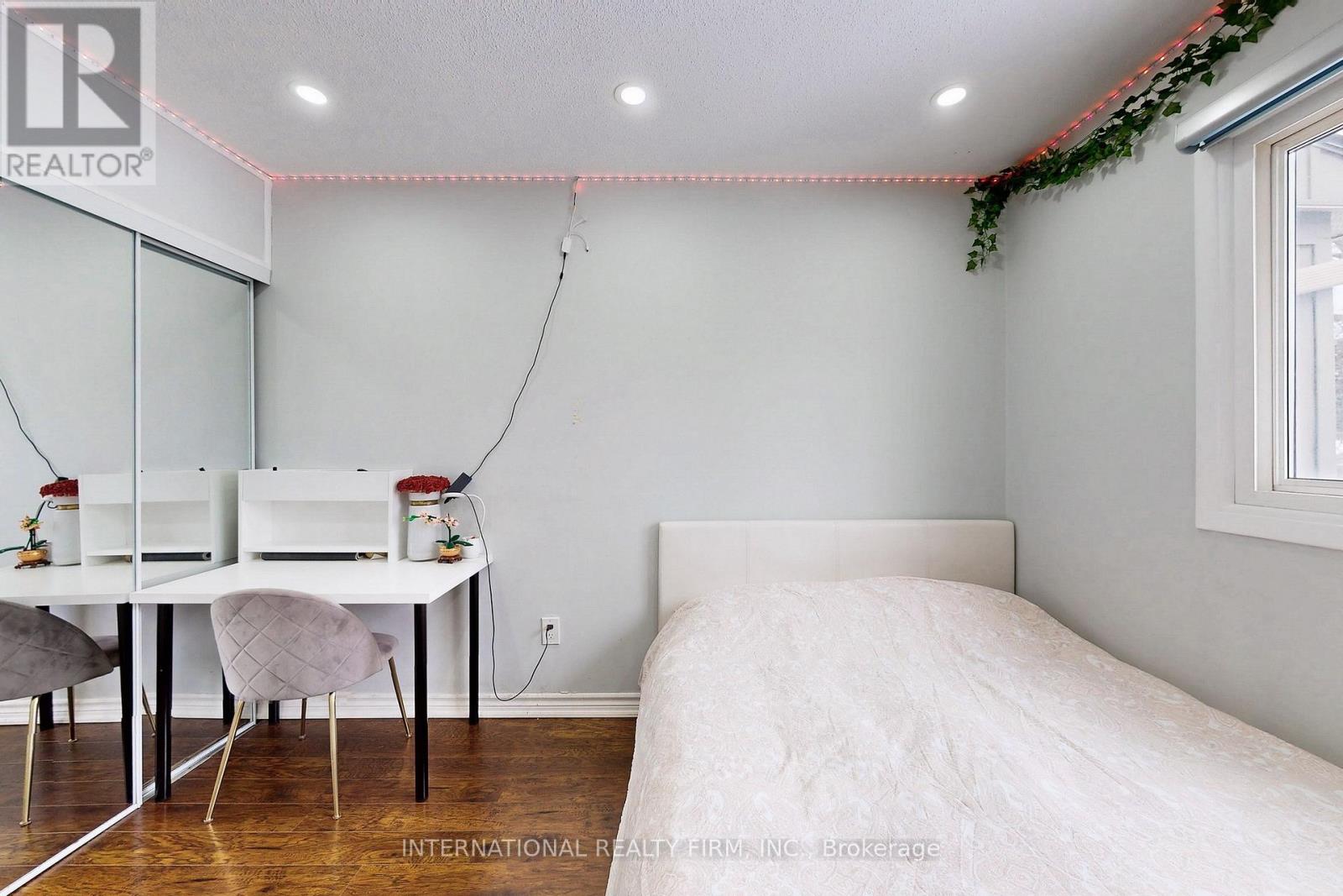 62 - 60 Hanson Road, Mississauga, Ontario  L5B 2P6 - Photo 27 - W12414286