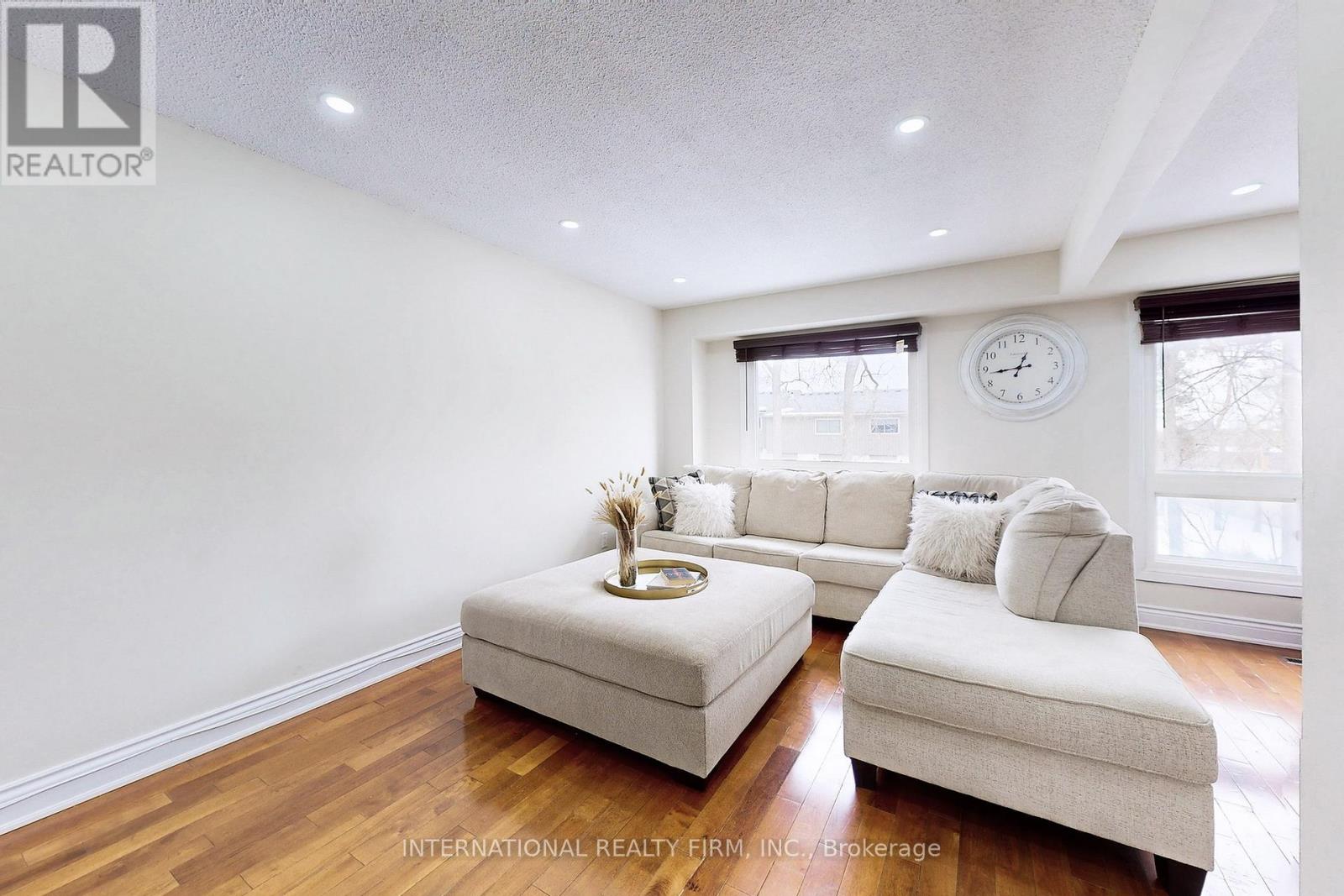 62 - 60 Hanson Road, Mississauga, Ontario  L5B 2P6 - Photo 7 - W12414286