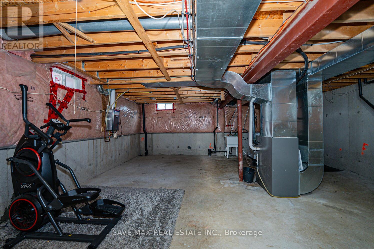100 Bushmill Circle, Brampton, Ontario  L7A 0K6 - Photo 42 - W12414287