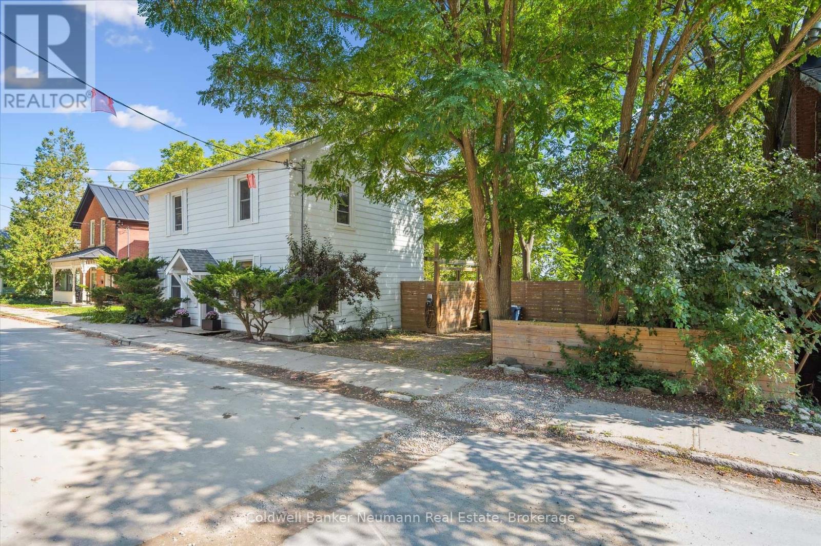 67 Grove Street, Guelph (St. George's), Ontario  N1E 2W6 - Photo 7 - X12414384