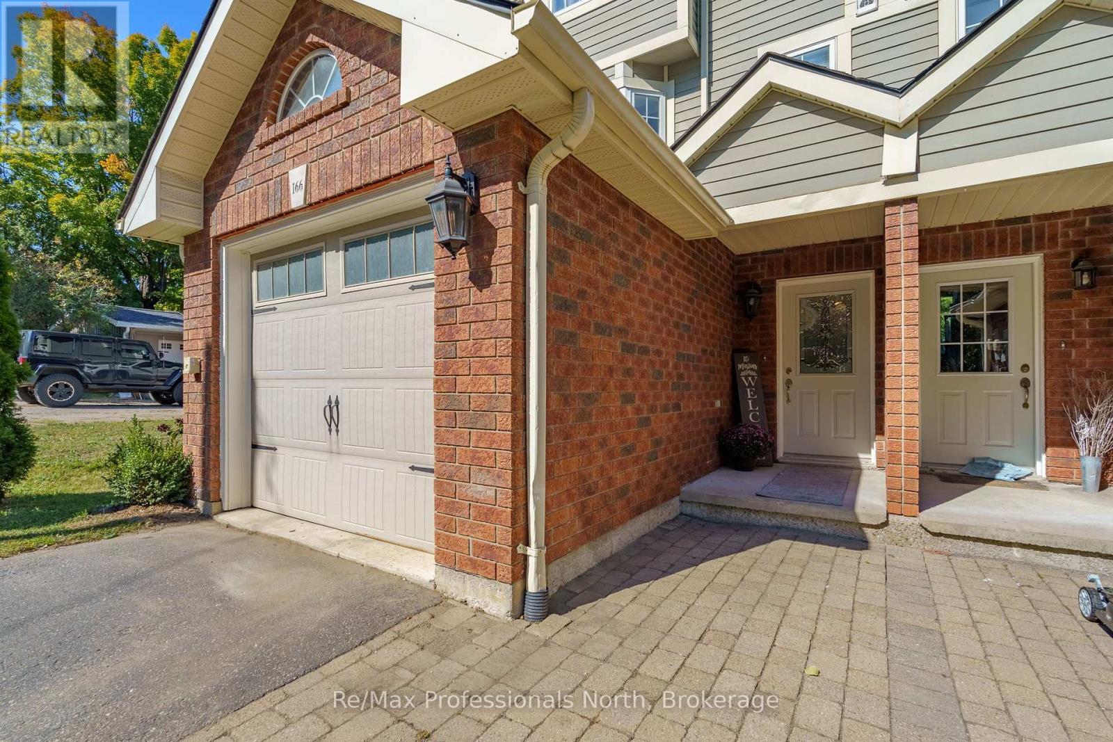 166 Musquash Road, Gravenhurst, Ontario  P1P 1R2 - Photo 3 - X12414421