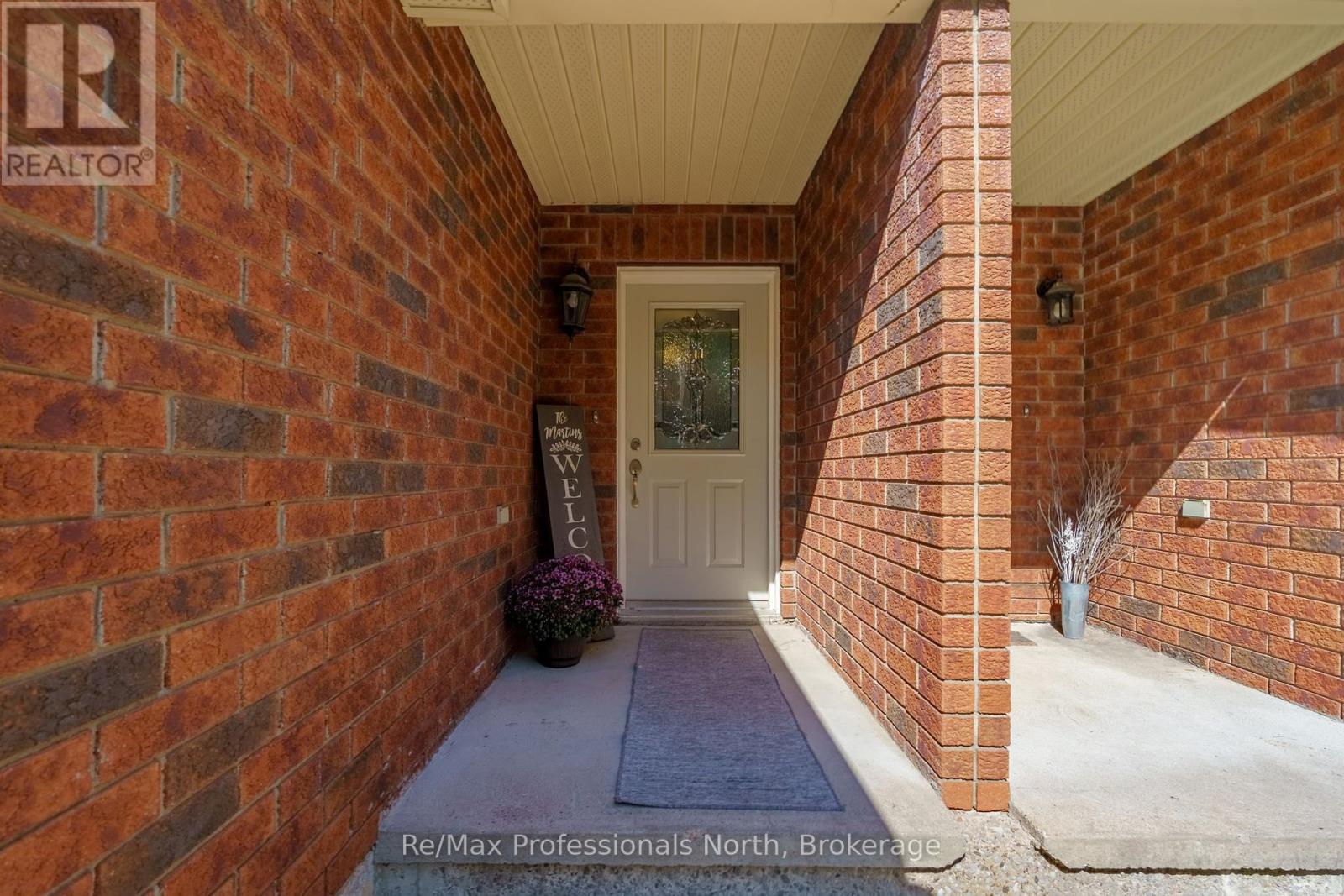 166 Musquash Road, Gravenhurst, Ontario  P1P 1R2 - Photo 4 - X12414421