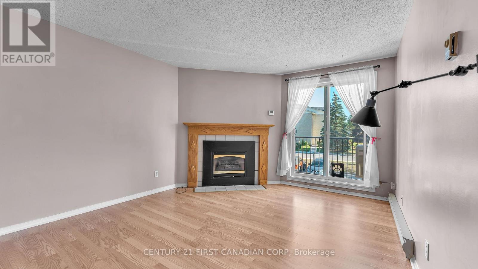 203 - 739 Deveron Crescent, London South, Ontario  N5Z 4Y1 - Photo 4 - X12414338