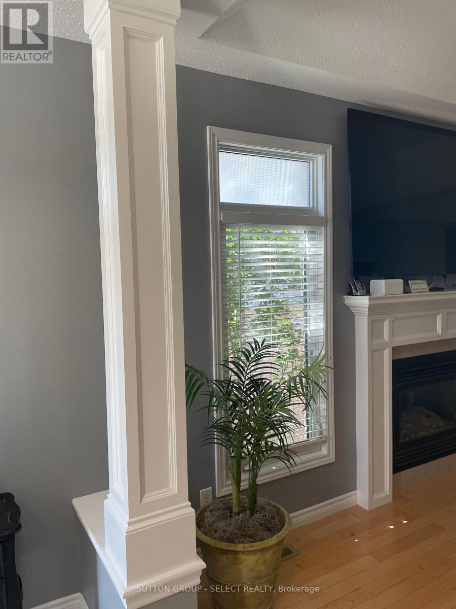 3220 Meadowgate Boulevard, London South, Ontario  N6M 0B7 - Photo 6 - X12414423