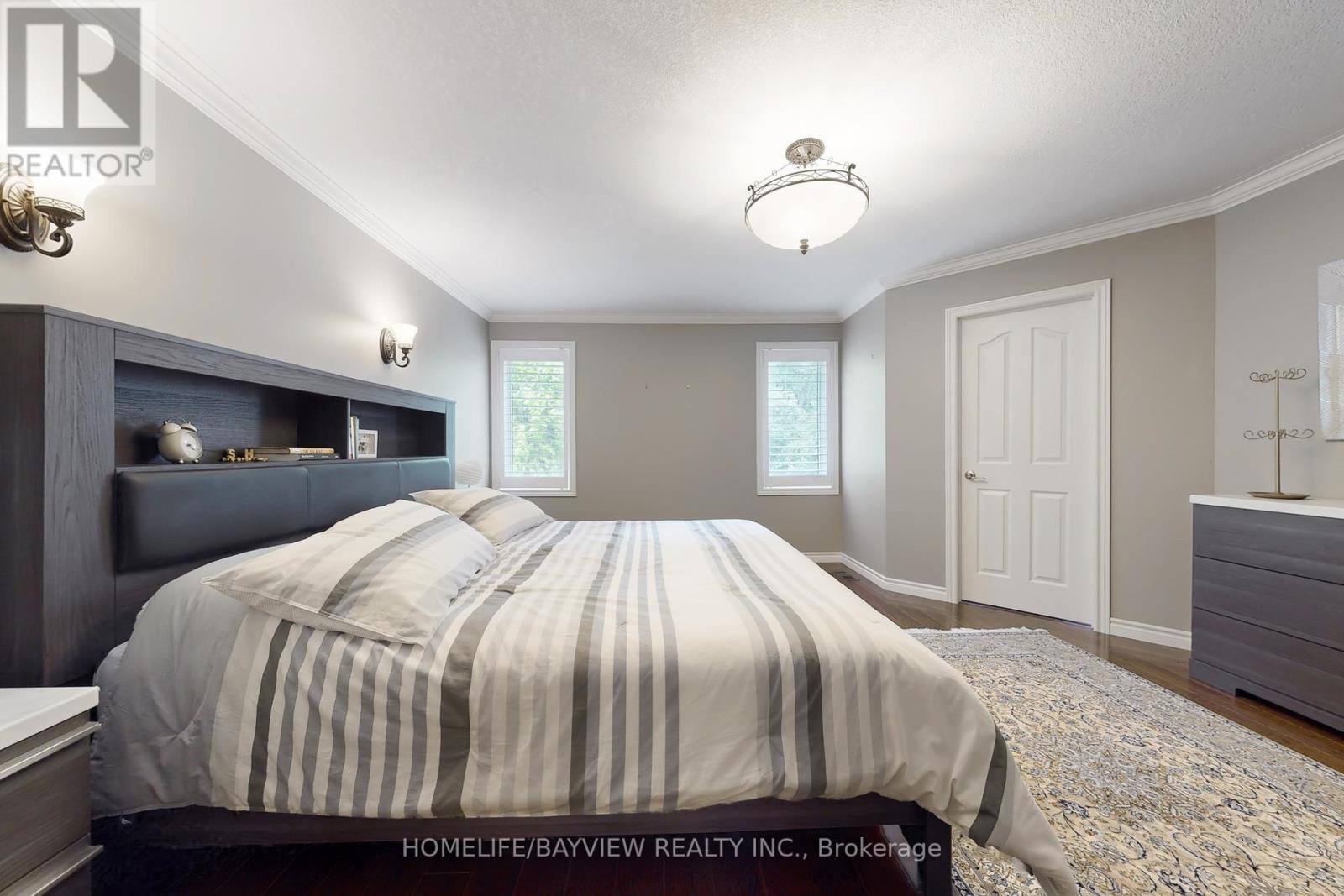 574 Sandbanks Crescent, Waterloo, Ontario  N2V 2K2 - Photo 19 - X12414294