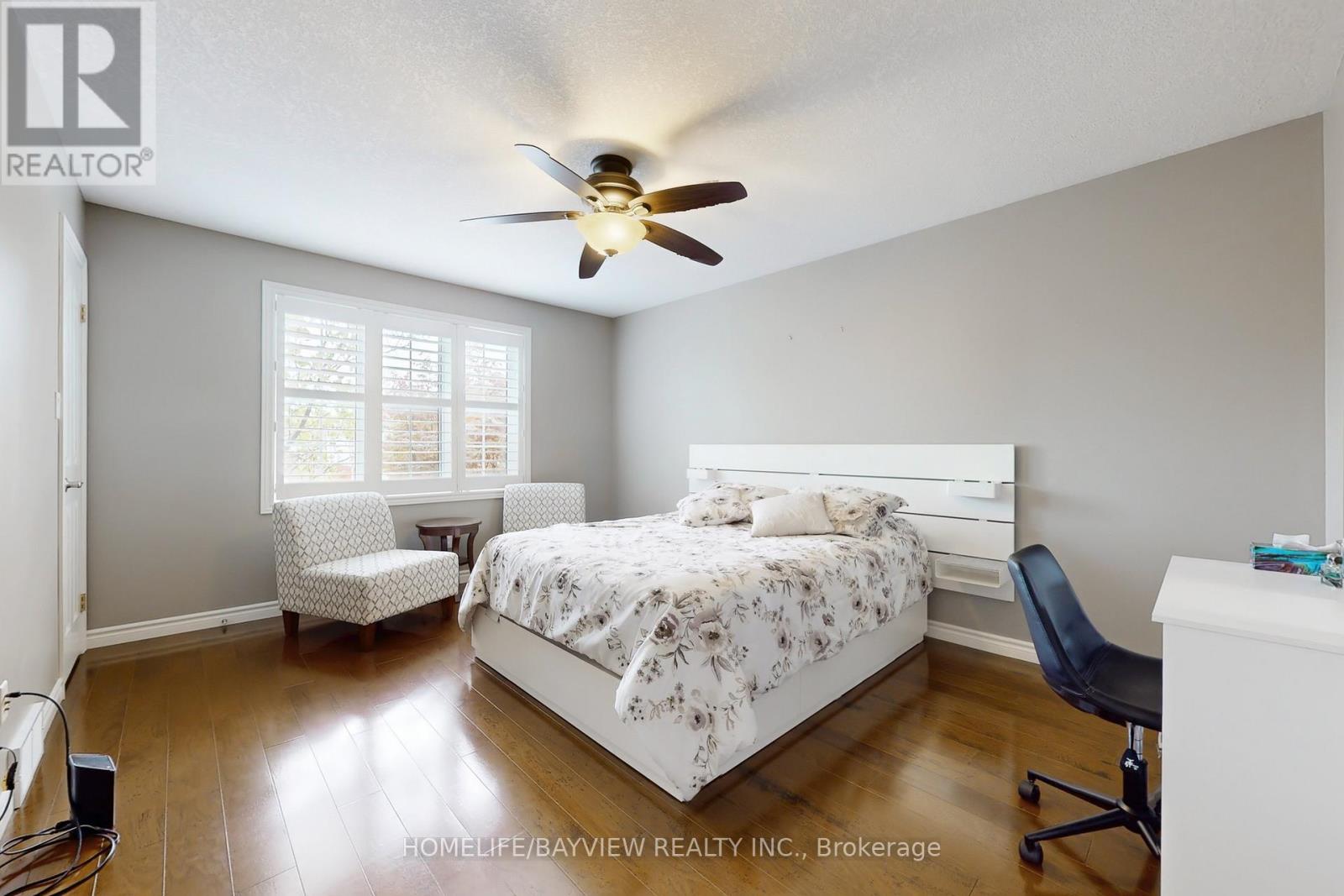 574 Sandbanks Crescent, Waterloo, Ontario  N2V 2K2 - Photo 22 - X12414294