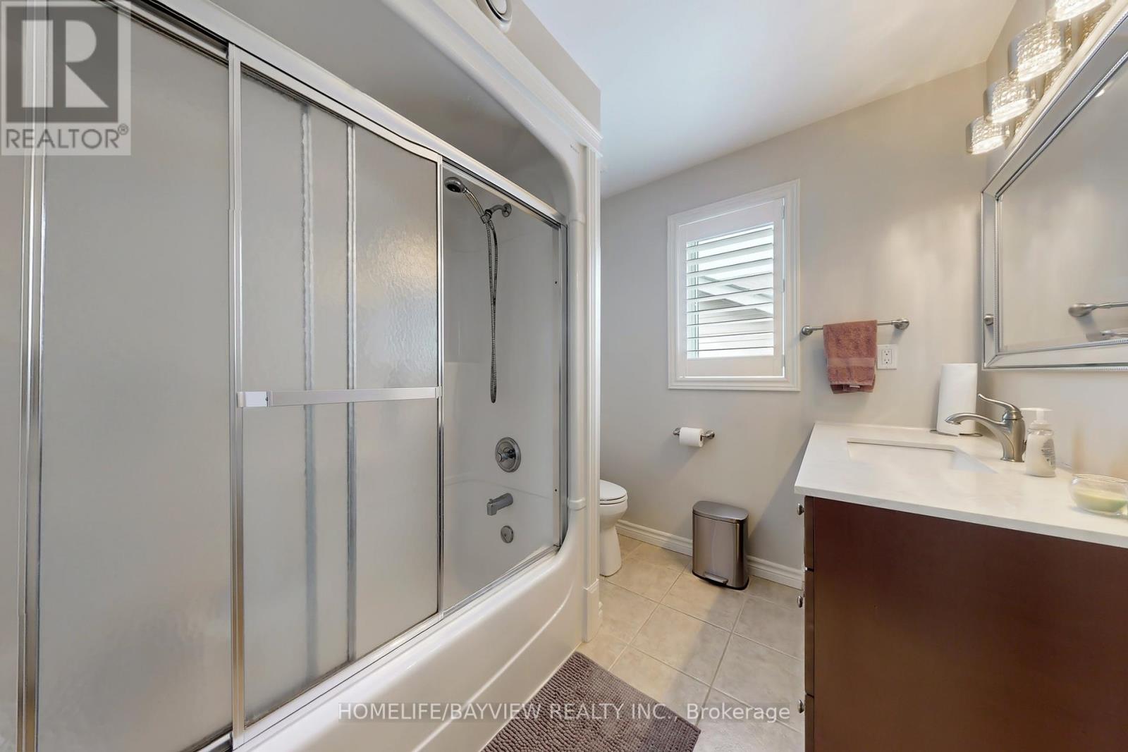 574 Sandbanks Crescent, Waterloo, Ontario  N2V 2K2 - Photo 26 - X12414294