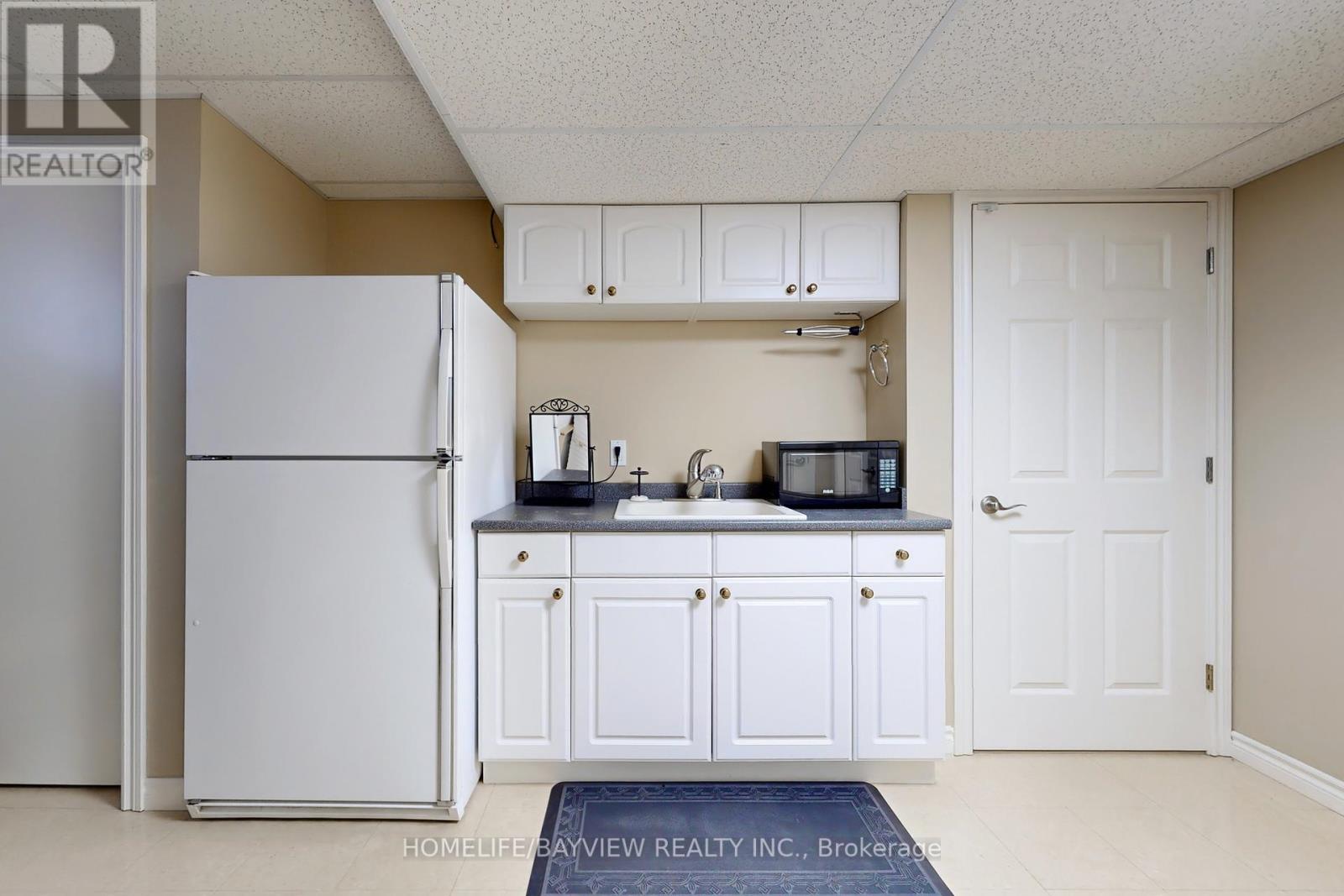 574 Sandbanks Crescent, Waterloo, Ontario  N2V 2K2 - Photo 29 - X12414294