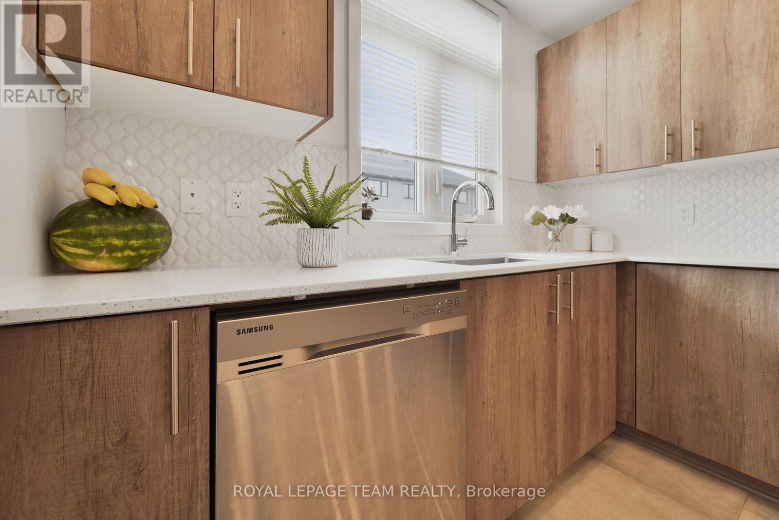 91 Heirloom Street, Ottawa, Ontario  K4M 0L2 - Photo 19 - X12414387