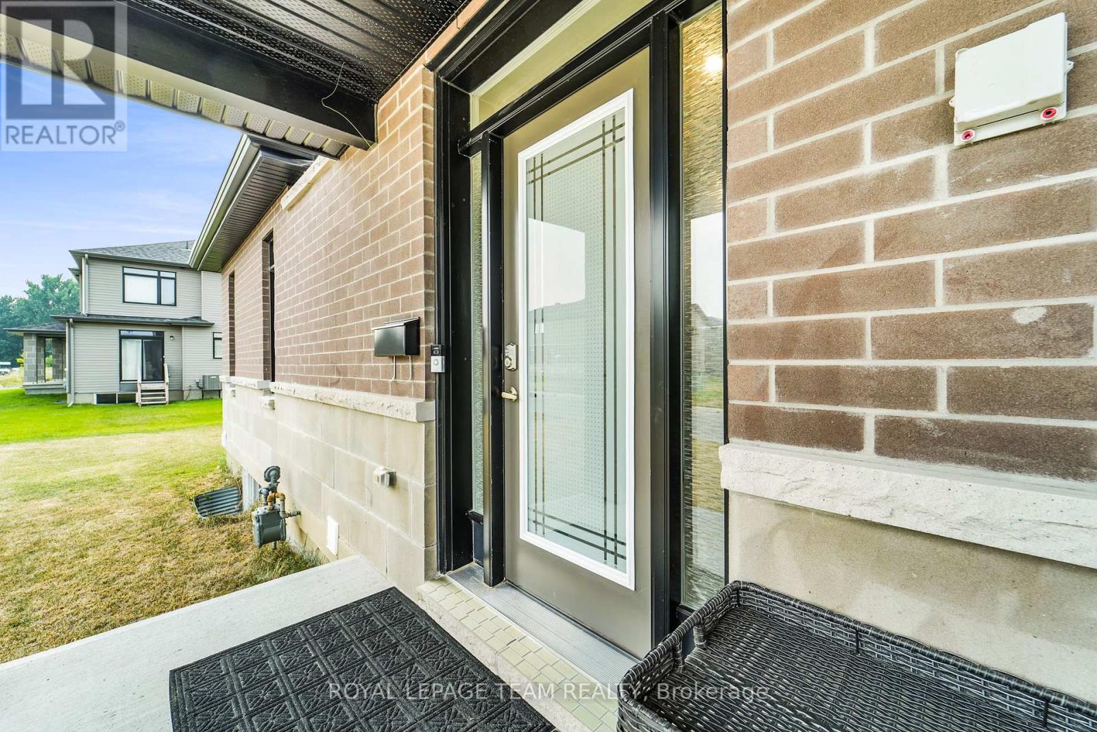 91 Heirloom Street, Ottawa, Ontario  K4M 0L2 - Photo 7 - X12414387