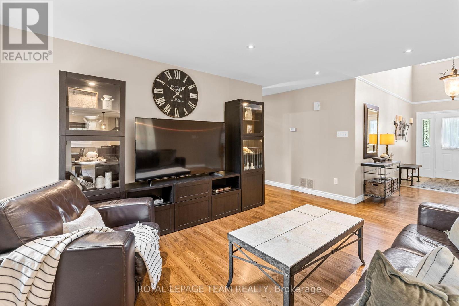 15 Empress Drive, North Grenville, Ontario  K0G 1J0 - Photo 12 - X12414416