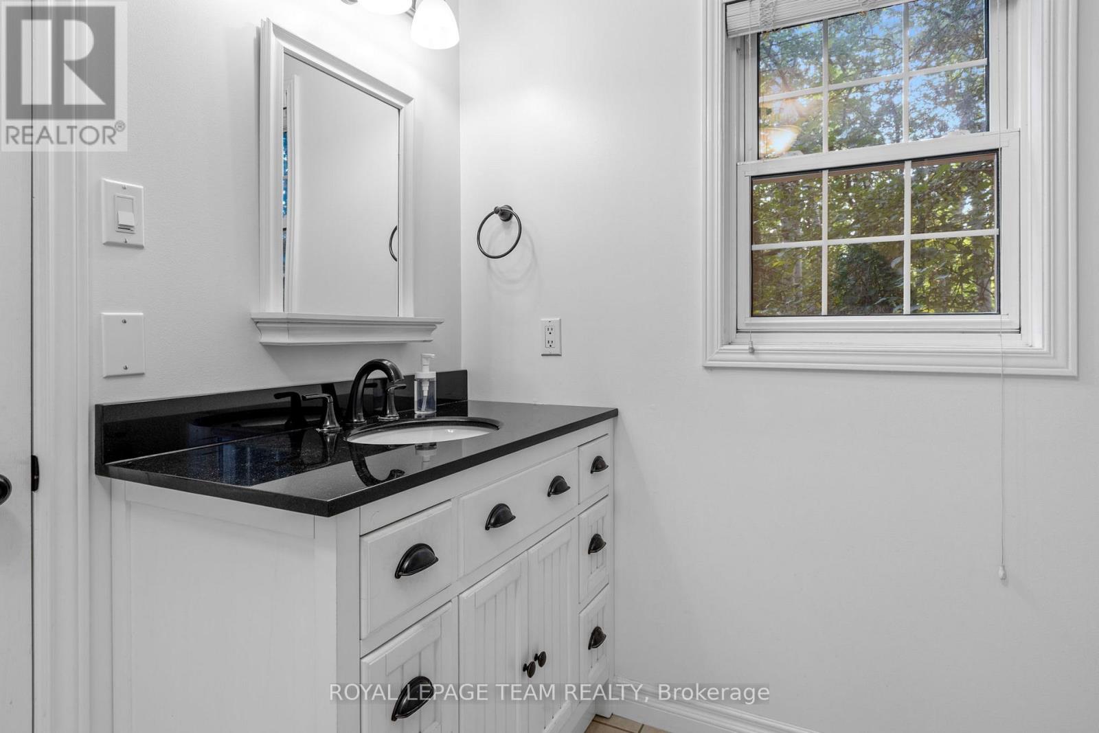 15 Empress Drive, North Grenville, Ontario  K0G 1J0 - Photo 24 - X12414416