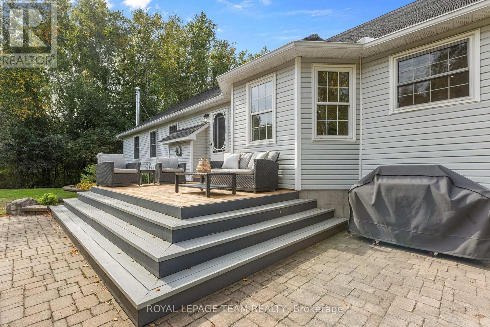 15 Empress Drive, North Grenville, Ontario  K0G 1J0 - Photo 39 - X12414416
