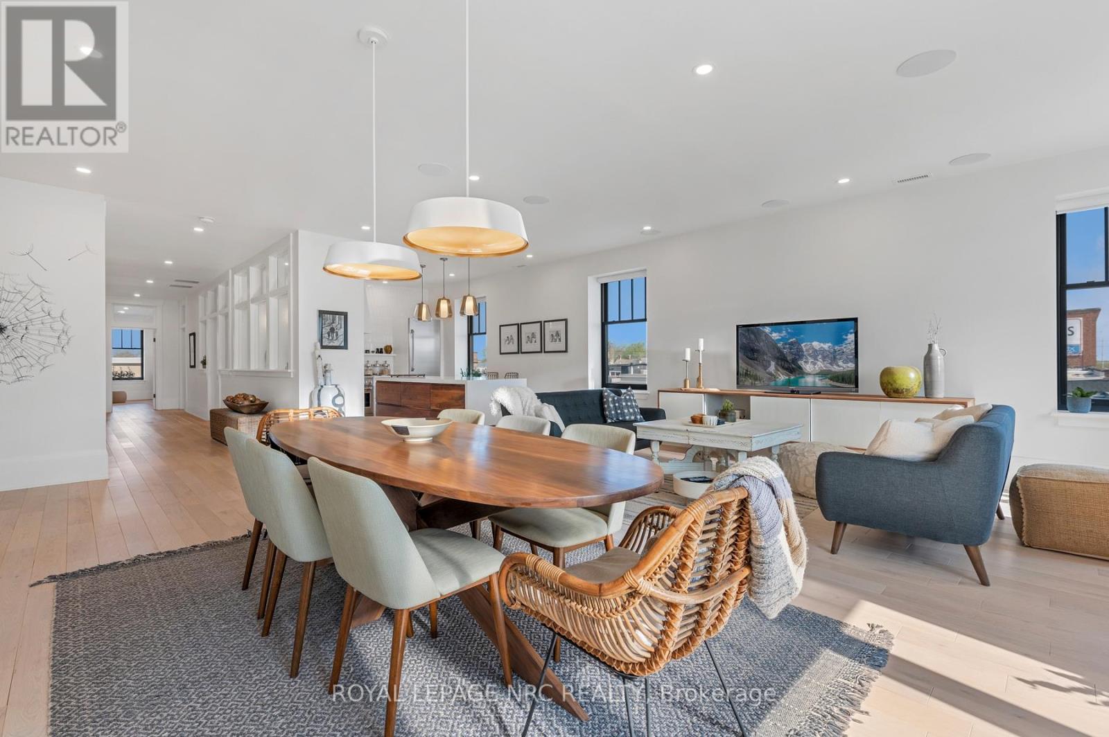 244 West Street, Port Colborne (Sugarloaf), Ontario  L3K 4E4 - Photo 15 - X12414351