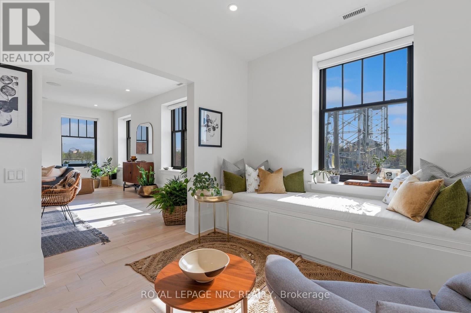 244 West Street, Port Colborne (Sugarloaf), Ontario  L3K 4E4 - Photo 21 - X12414351