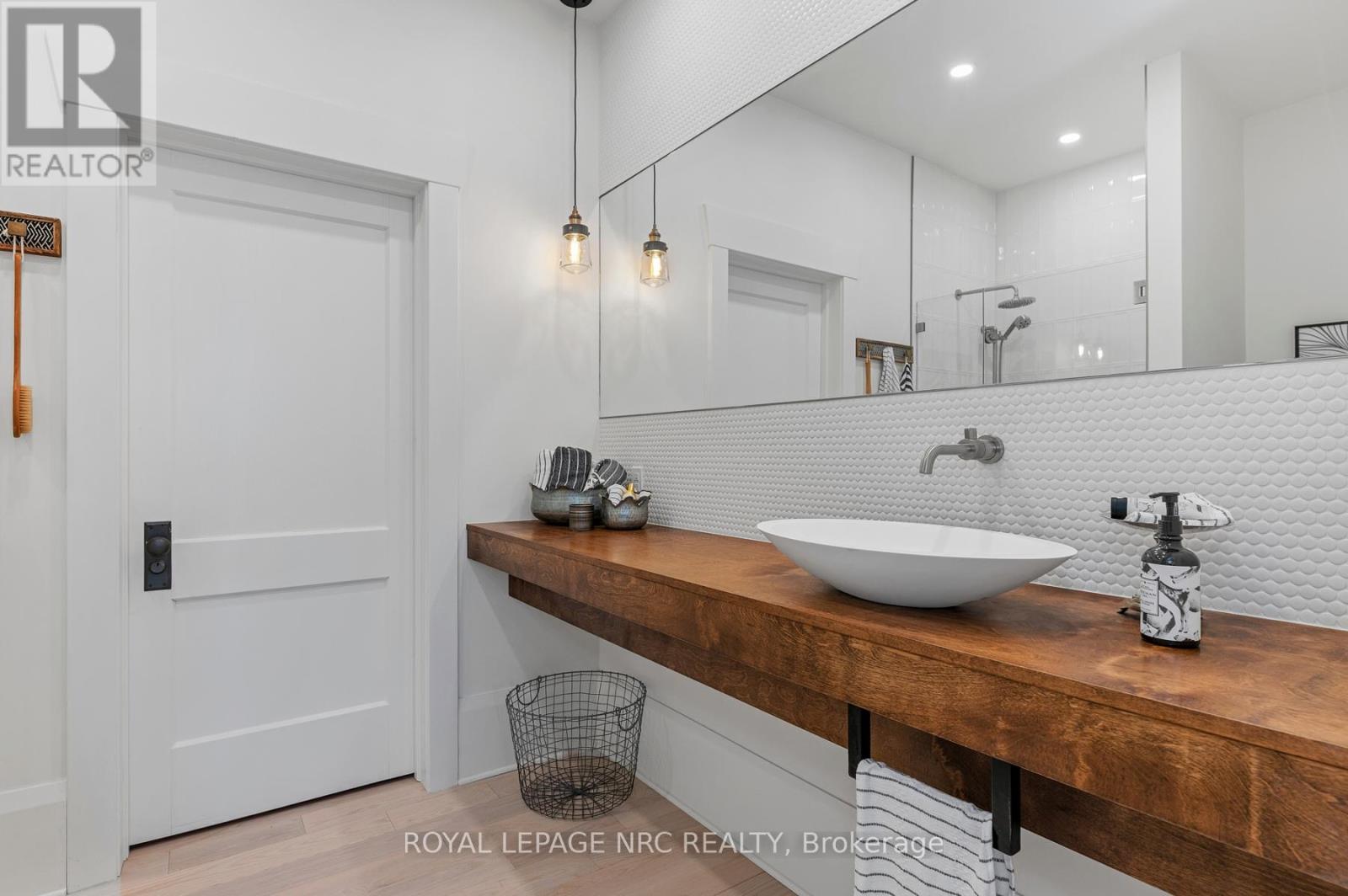 244 West Street, Port Colborne (Sugarloaf), Ontario  L3K 4E4 - Photo 30 - X12414351