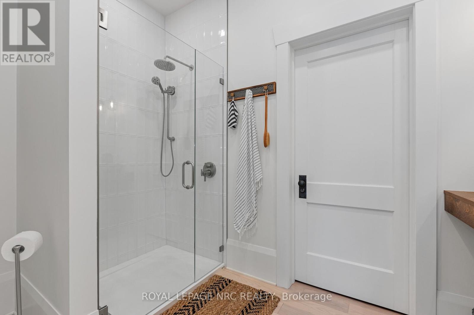 244 West Street, Port Colborne (Sugarloaf), Ontario  L3K 4E4 - Photo 31 - X12414351