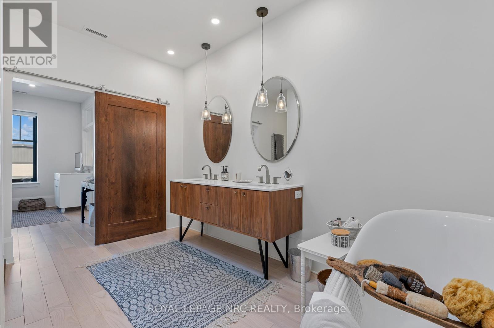 244 West Street, Port Colborne (Sugarloaf), Ontario  L3K 4E4 - Photo 39 - X12414351