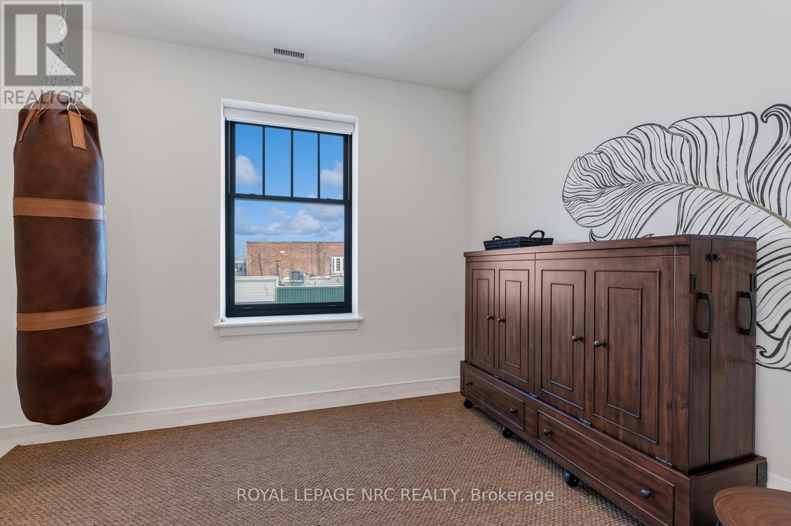 244 West Street, Port Colborne (Sugarloaf), Ontario  L3K 4E4 - Photo 40 - X12414351