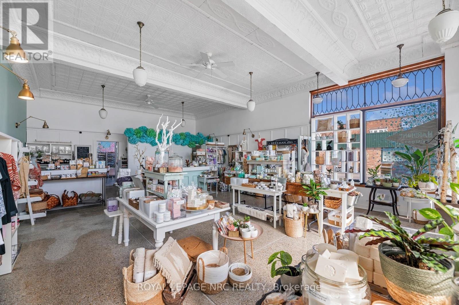 244 West Street, Port Colborne (Sugarloaf), Ontario  L3K 4E4 - Photo 44 - X12414351