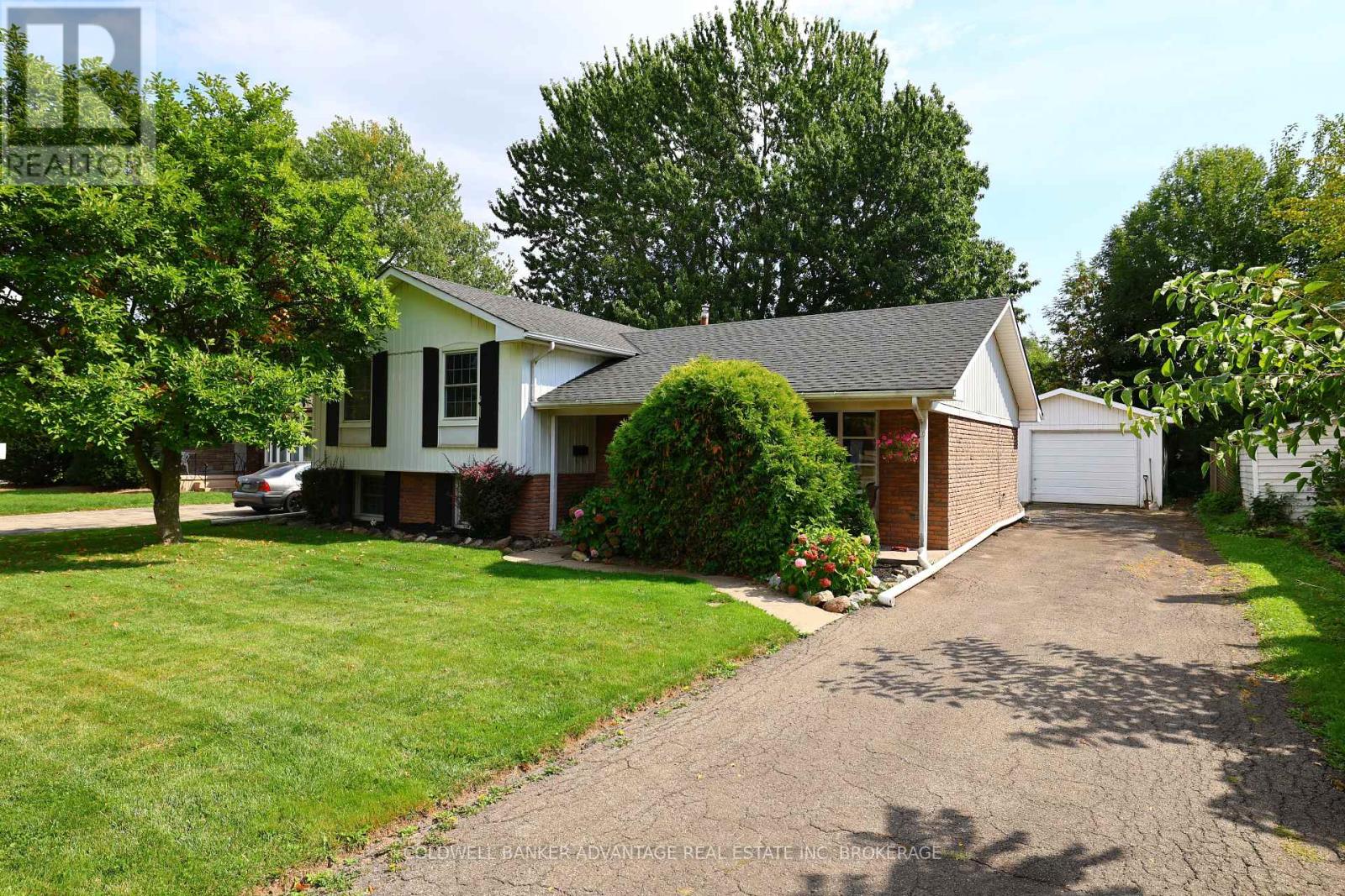 20 Mcgill Street S, Welland, Ontario  L3C 3L3 - Photo 1 - X12414433