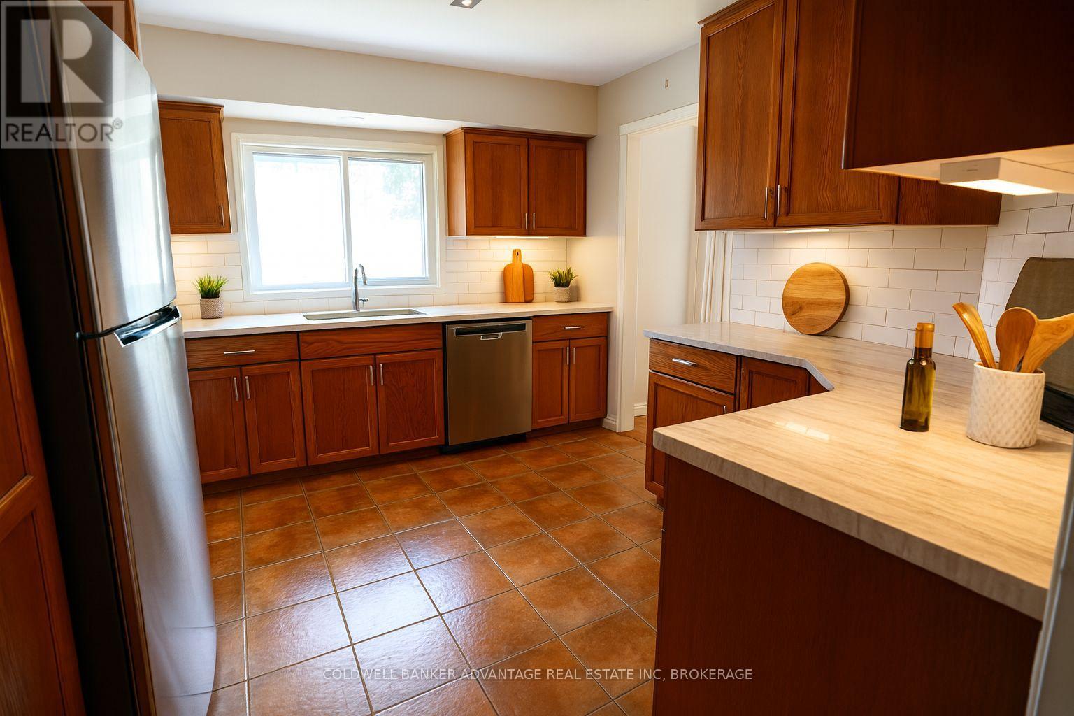 20 Mcgill Street S, Welland, Ontario  L3C 3L3 - Photo 10 - X12414433