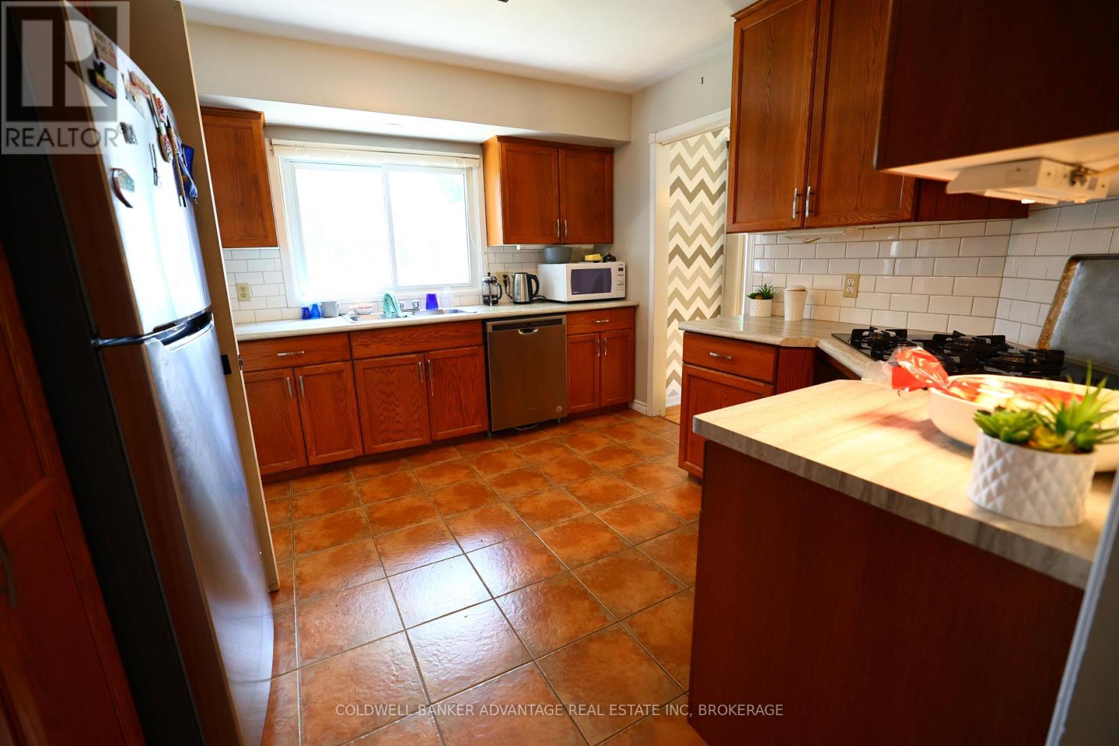 20 Mcgill Street S, Welland, Ontario  L3C 3L3 - Photo 12 - X12414433