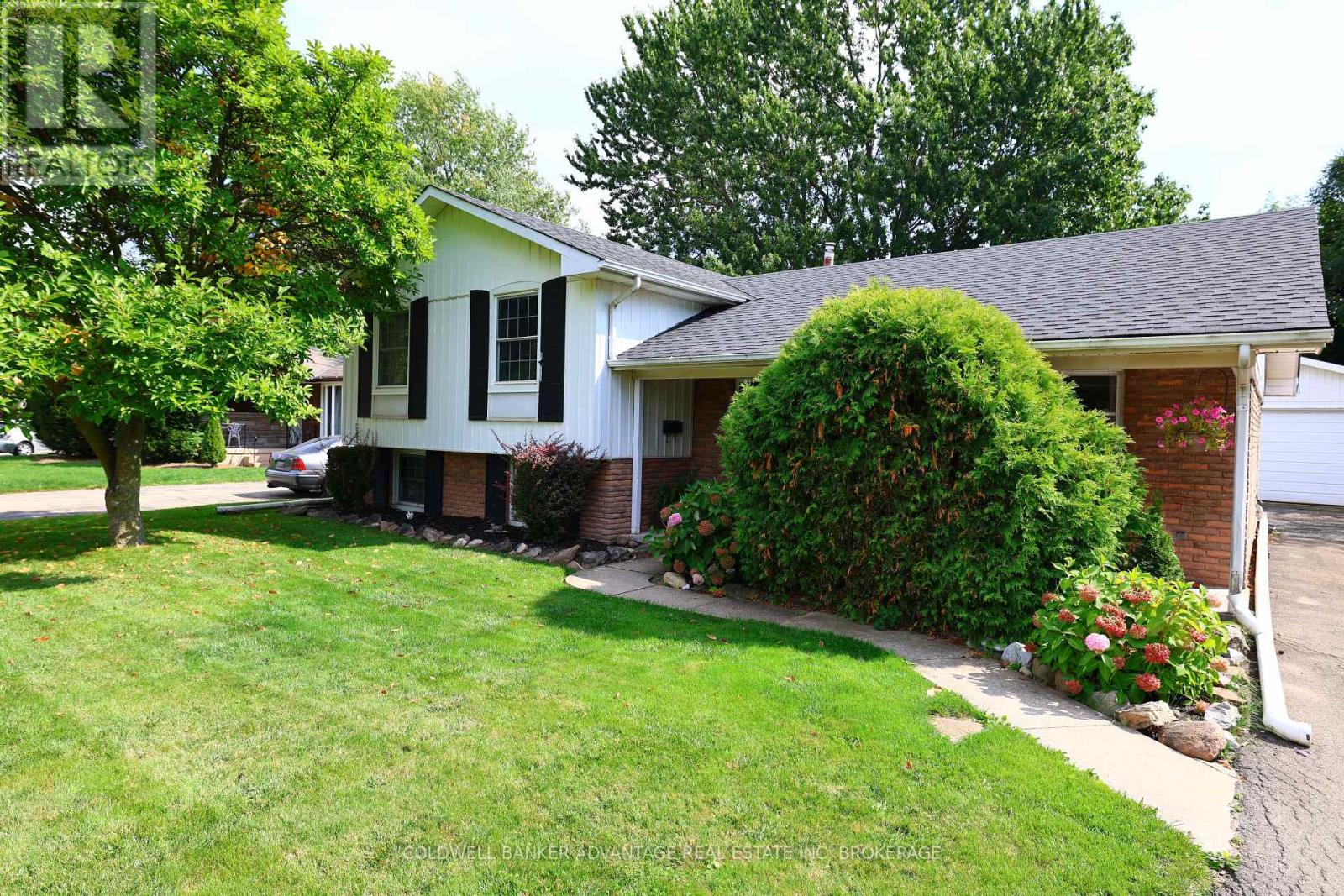 20 Mcgill Street S, Welland, Ontario  L3C 3L3 - Photo 2 - X12414433