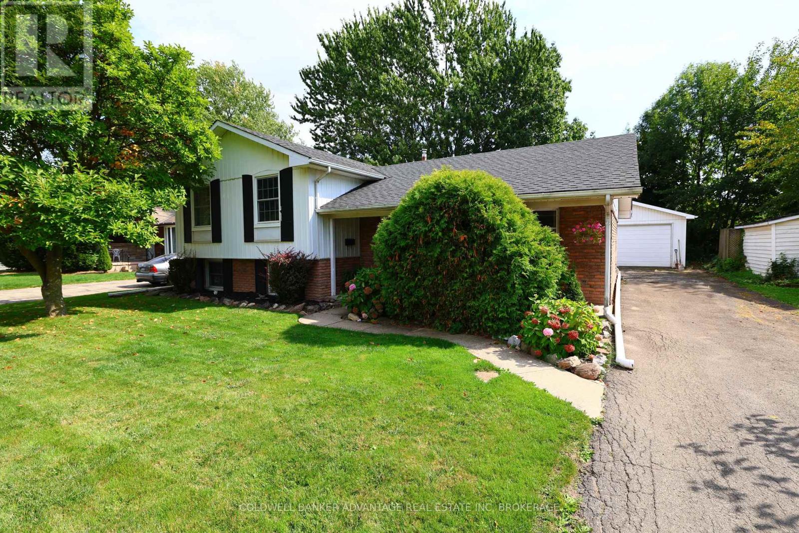 20 Mcgill Street S, Welland, Ontario  L3C 3L3 - Photo 3 - X12414433