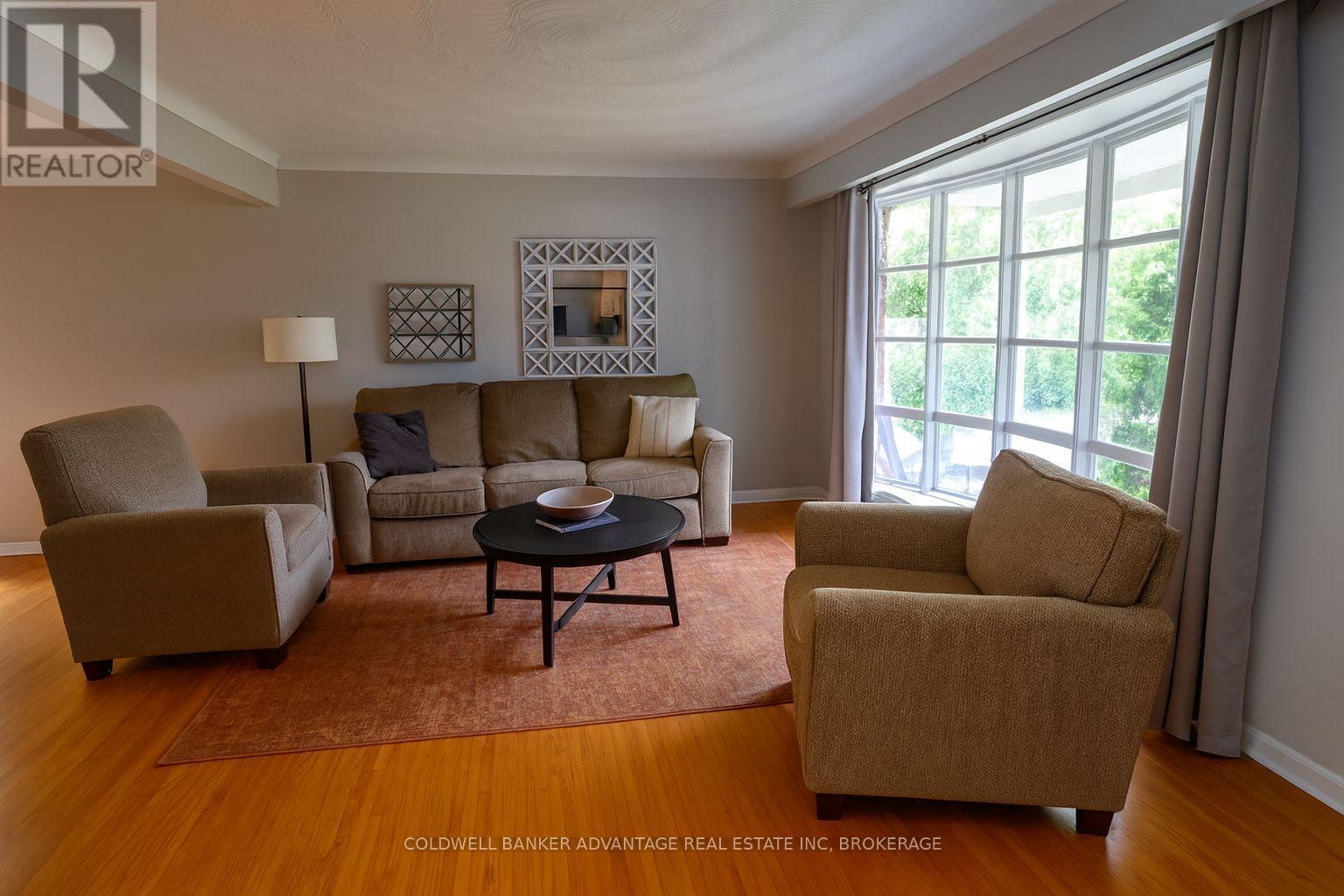20 Mcgill Street S, Welland, Ontario  L3C 3L3 - Photo 5 - X12414433