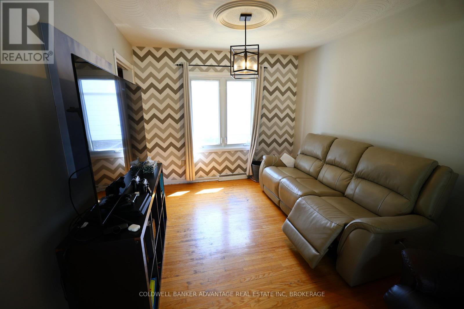 20 Mcgill Street S, Welland, Ontario  L3C 3L3 - Photo 9 - X12414433