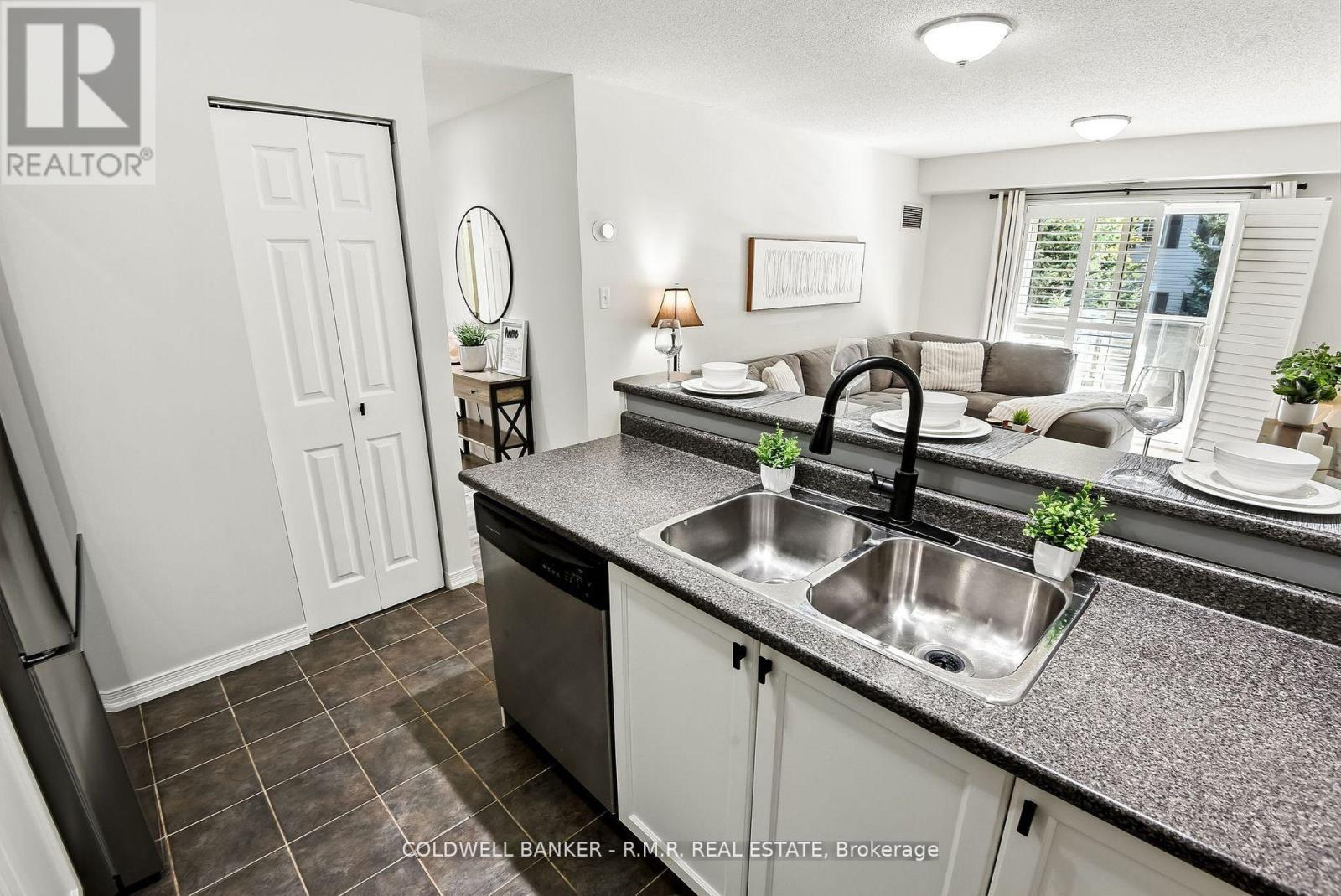 310 - 124 Aspen Springs Drive, Clarington, Ontario  L1C 0G8 - Photo 10 - E12414362