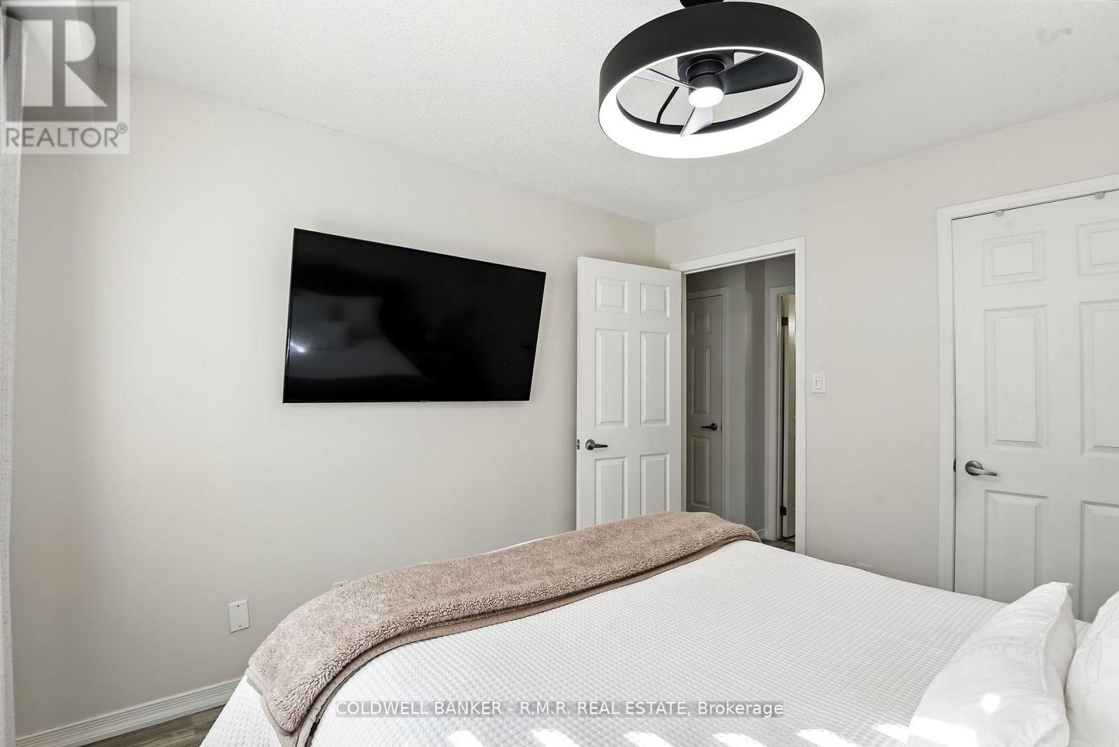 310 - 124 Aspen Springs Drive, Clarington, Ontario  L1C 0G8 - Photo 13 - E12414362