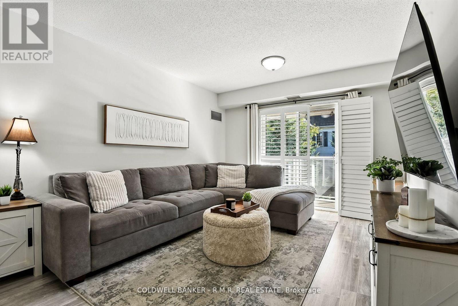 310 - 124 Aspen Springs Drive, Clarington, Ontario  L1C 0G8 - Photo 4 - E12414362