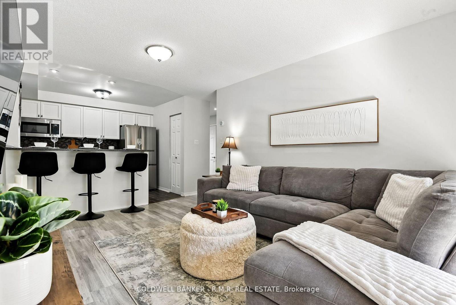310 - 124 Aspen Springs Drive, Clarington, Ontario  L1C 0G8 - Photo 5 - E12414362