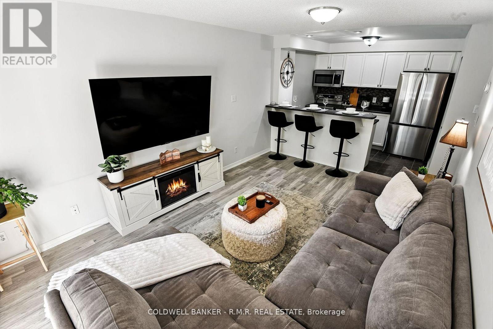 310 - 124 Aspen Springs Drive, Clarington, Ontario  L1C 0G8 - Photo 6 - E12414362