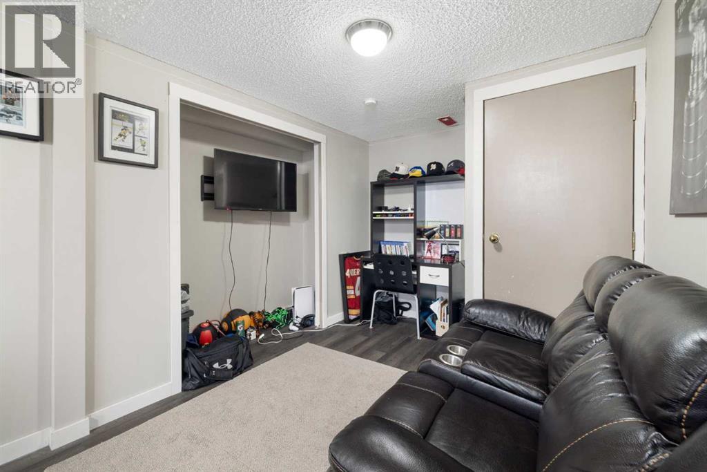 156 Woodfield Road Sw, Calgary, Alberta  T2X 3V9 - Photo 34 - A2246103