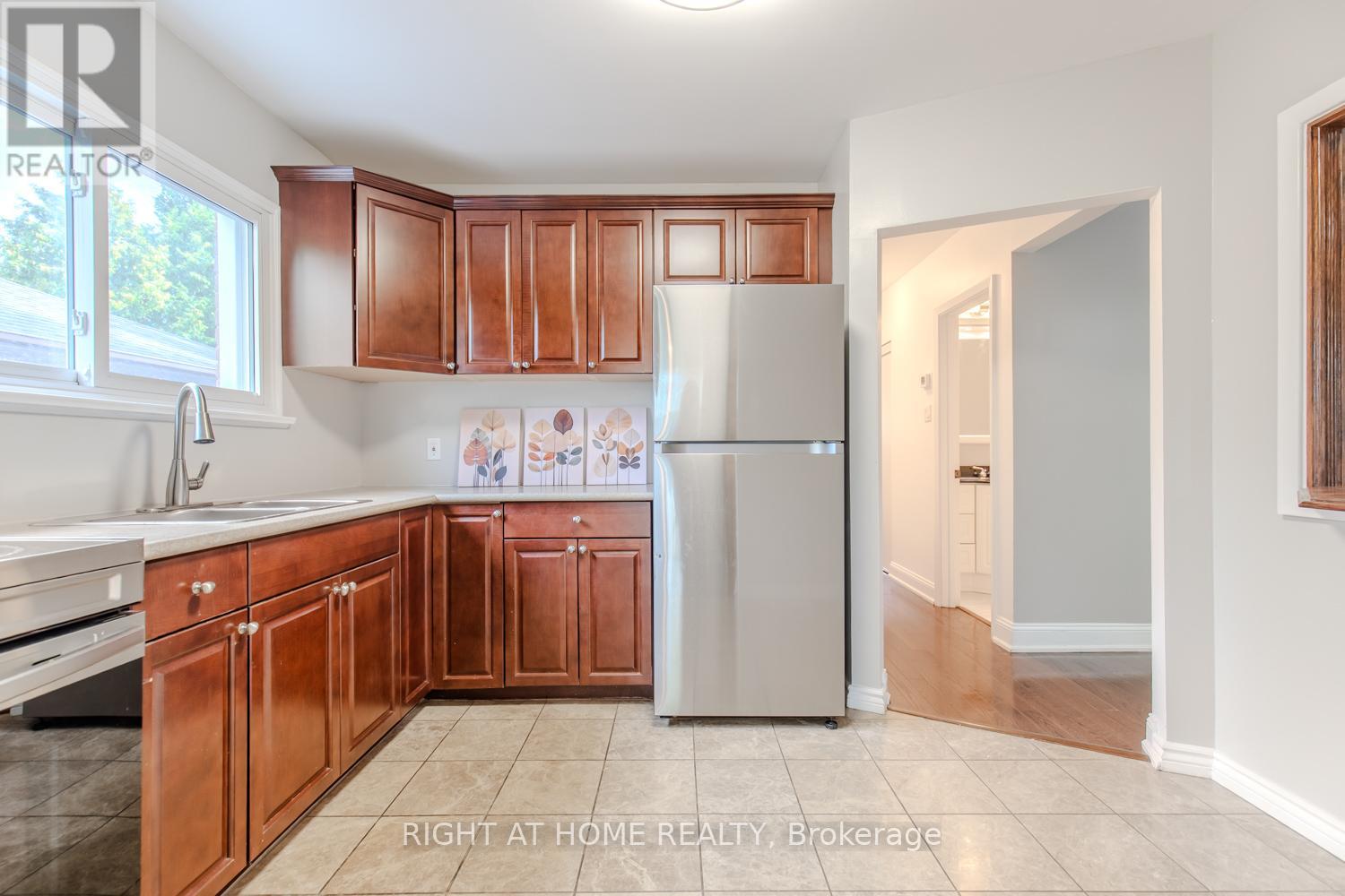 12 Murellen Crescent, Toronto, Ontario  M4A 2K5 - Photo 23 - C12187830