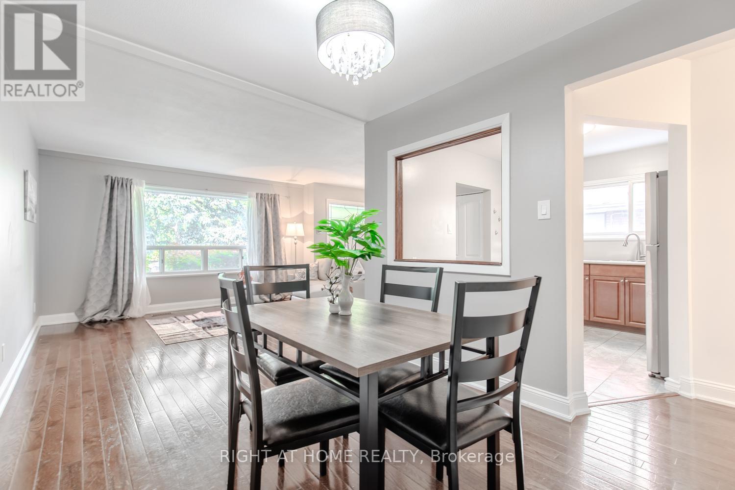12 Murellen Crescent, Toronto, Ontario  M4A 2K5 - Photo 15 - C12187830