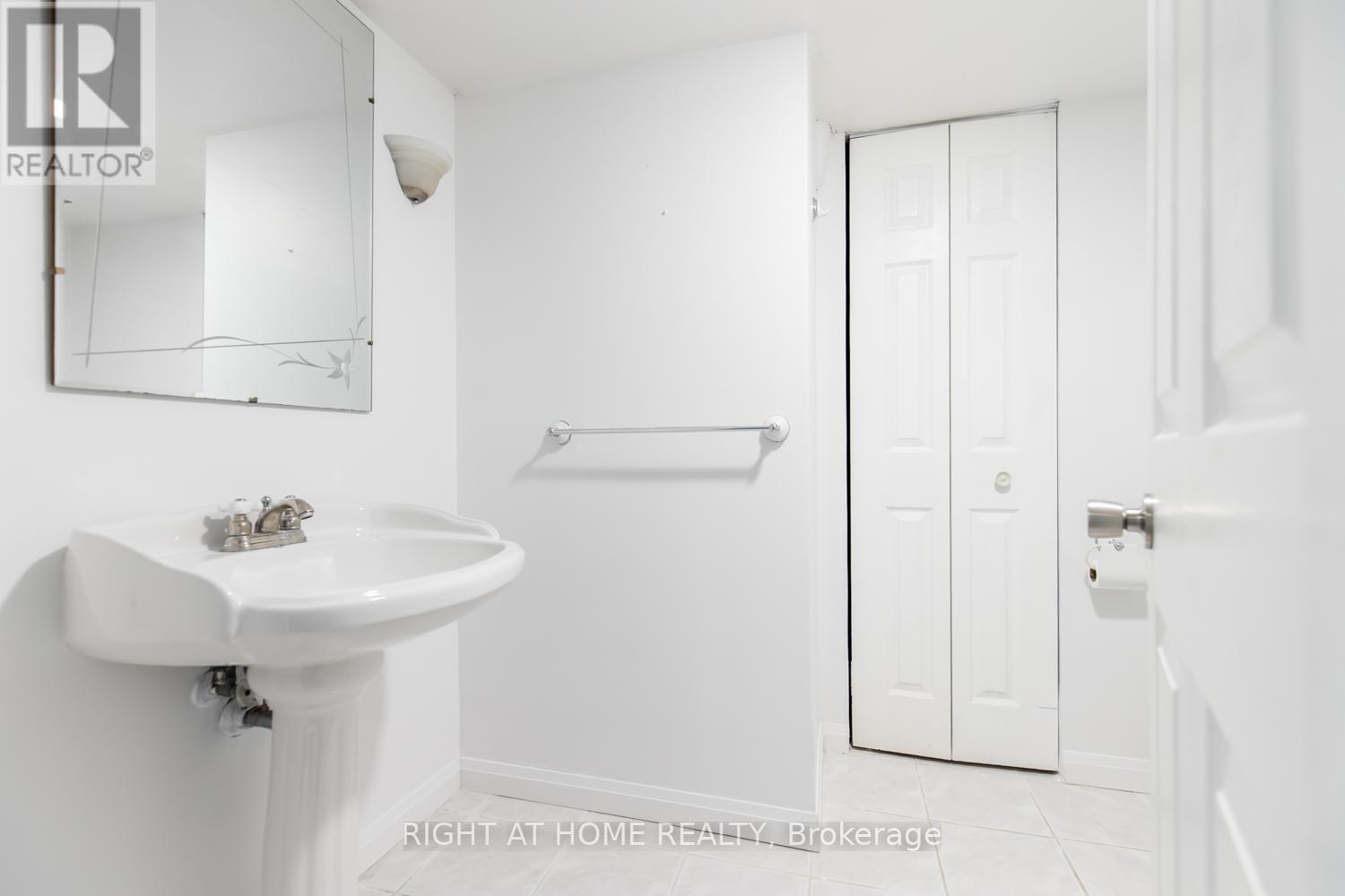 12 Murellen Crescent, Toronto, Ontario  M4A 2K5 - Photo 36 - C12187830
