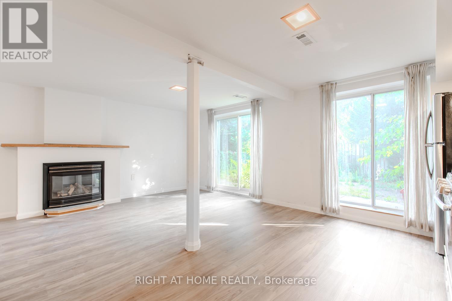 12 Murellen Crescent, Toronto, Ontario  M4A 2K5 - Photo 32 - C12187830