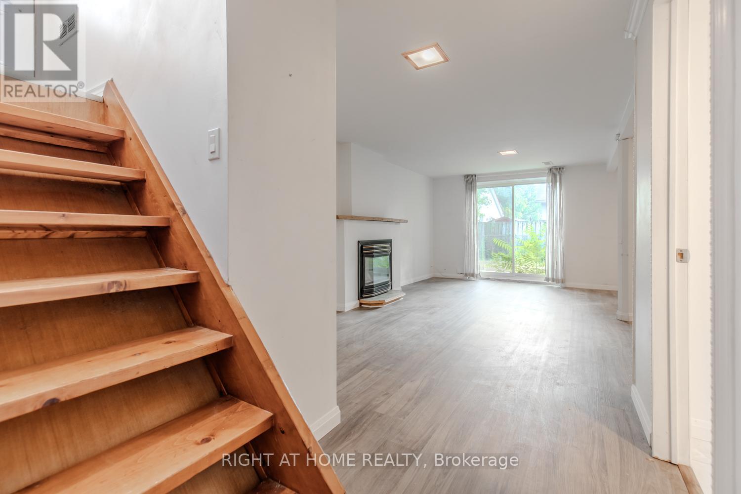 12 Murellen Crescent, Toronto, Ontario  M4A 2K5 - Photo 29 - C12187830