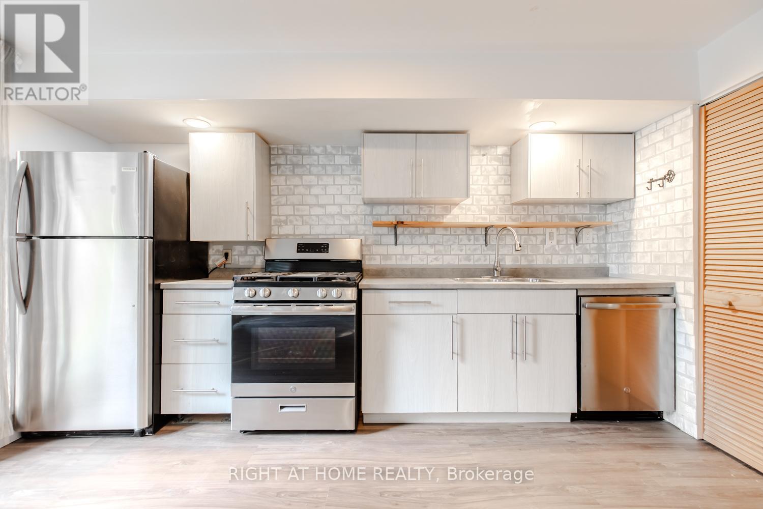 12 Murellen Crescent, Toronto, Ontario  M4A 2K5 - Photo 35 - C12187830